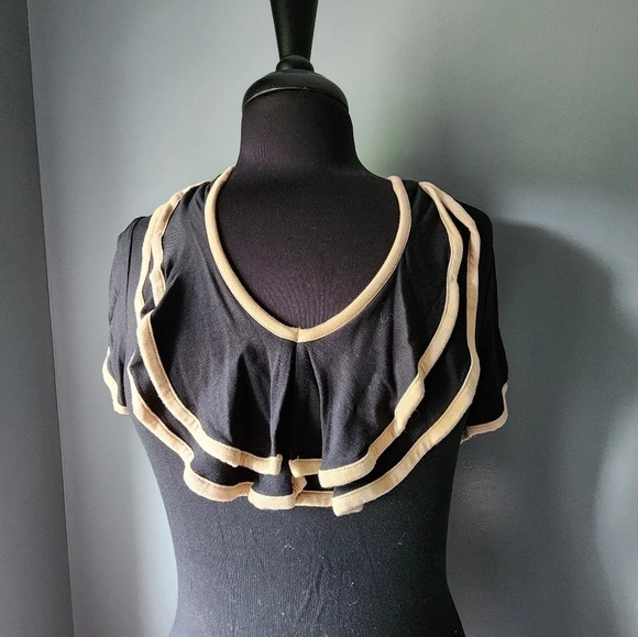 The Limited Black and Tan Ruffle Front Top - Picture 2 of 4